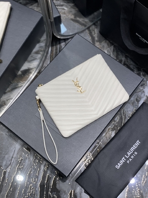모너그램은 가죽 YSL 킐트형 가죽 팁 봉투 위기를 퀼트를 넣어 누볐습니다