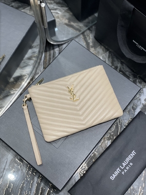 모너그램은 가죽 YSL 킐트형 가죽 팁 봉투 위기를 퀼트를 넣어 누볐습니다