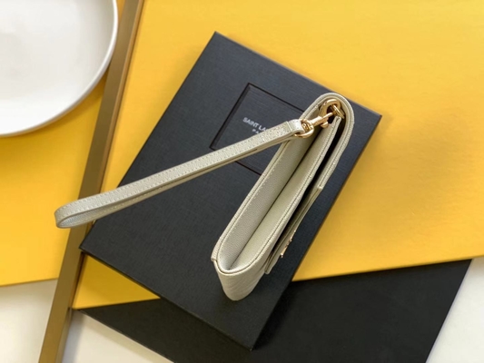 캐비어 YSL 모너그램은 가죽 봉투 클러치백을 퀼트를 넣어 누볐습니다