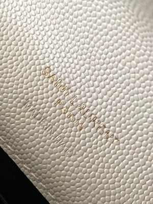 캐비어 YSL 모너그램은 가죽 봉투 클러치백을 퀼트를 넣어 누볐습니다