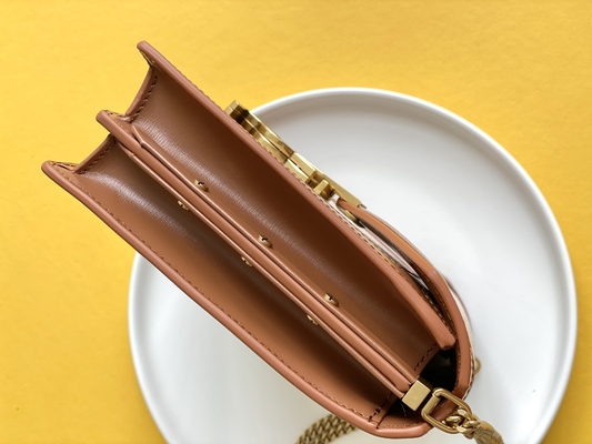 생 로랑 프리로베드 브랜드 가방 YSL 카산드라 어깨에 메는 백