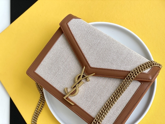 생 로랑 프리로베드 브랜드 가방 YSL 카산드라 어깨에 메는 백